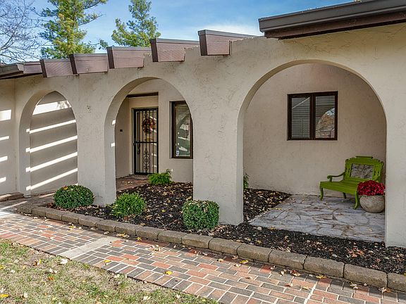 4th image of 7535 Whispering Oaks Trl