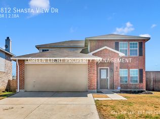 1812 Shasta View Dr, Justin, TX 76247