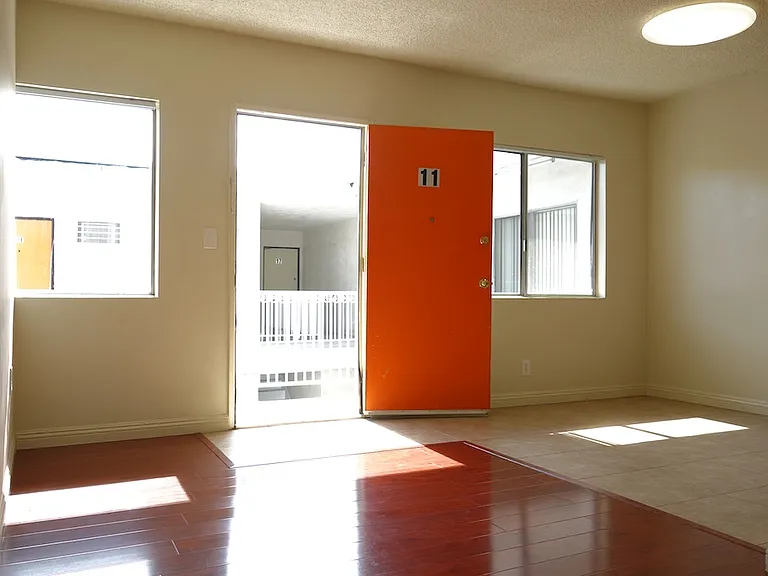 4641 La Mirada Ave #11 — Photo 14