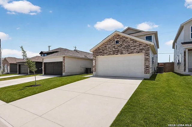4 bed, 2.5 bath, 1897 sqft, $1,749 — Photo 2