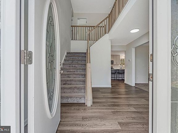 4th image of 117 Edgewood Ln