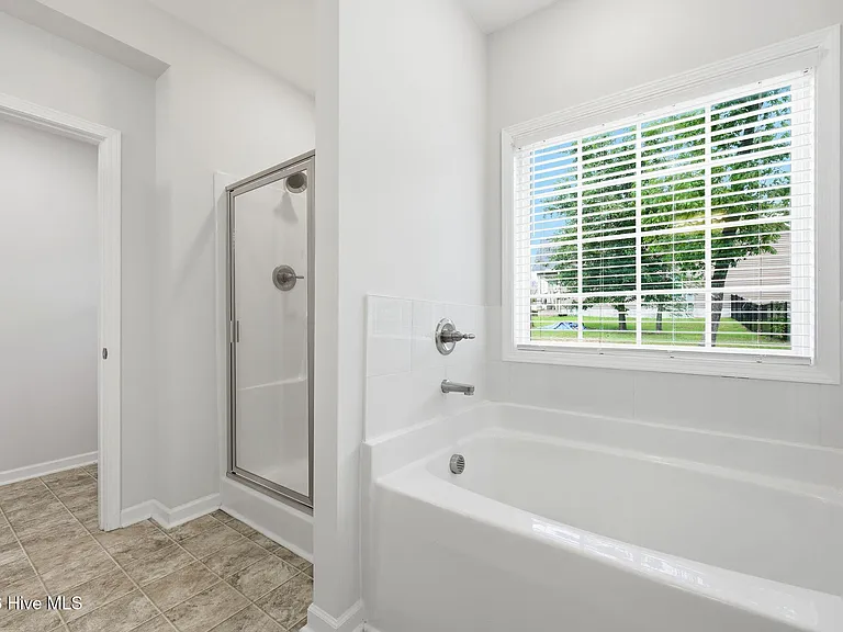 105 Village Dr — Photo 31