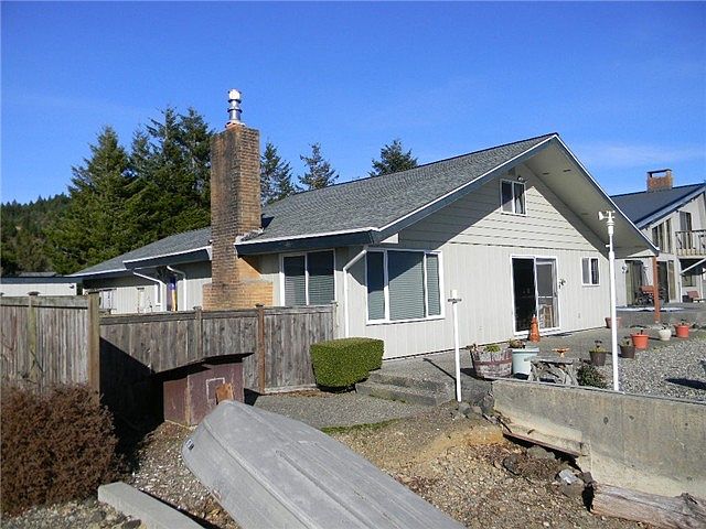 1st image of 240 NE Shorebrook Dr