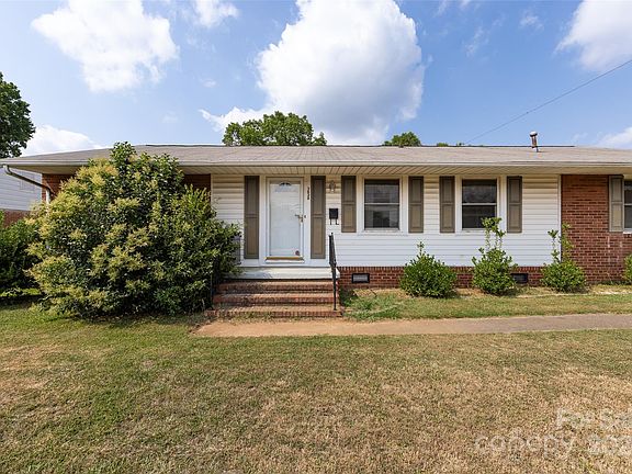 4th image of 3829 Shamrock Dr