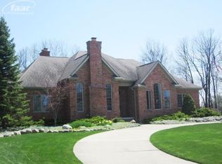 8165 Shady Brook Ln, Flushing, MI