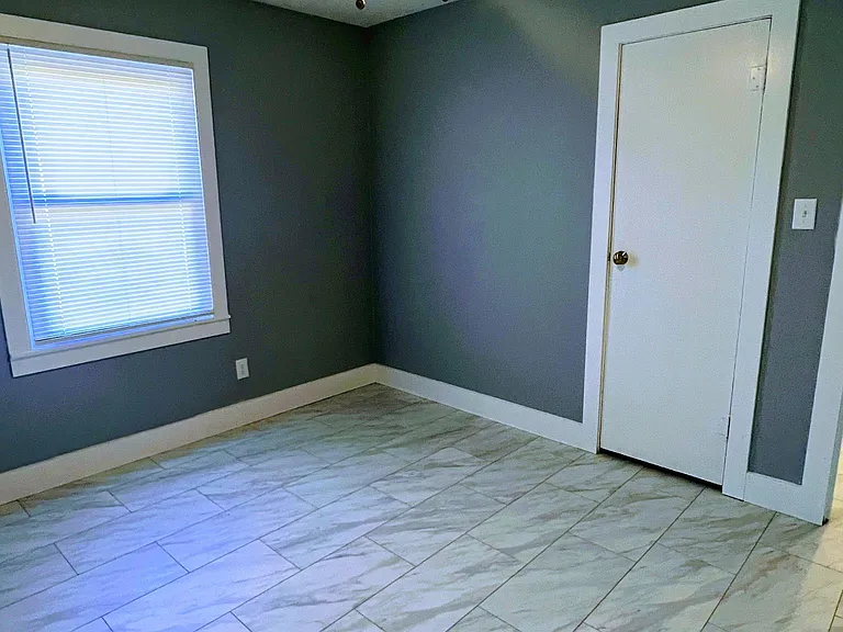 907 Poplar Ave — Photo 16
