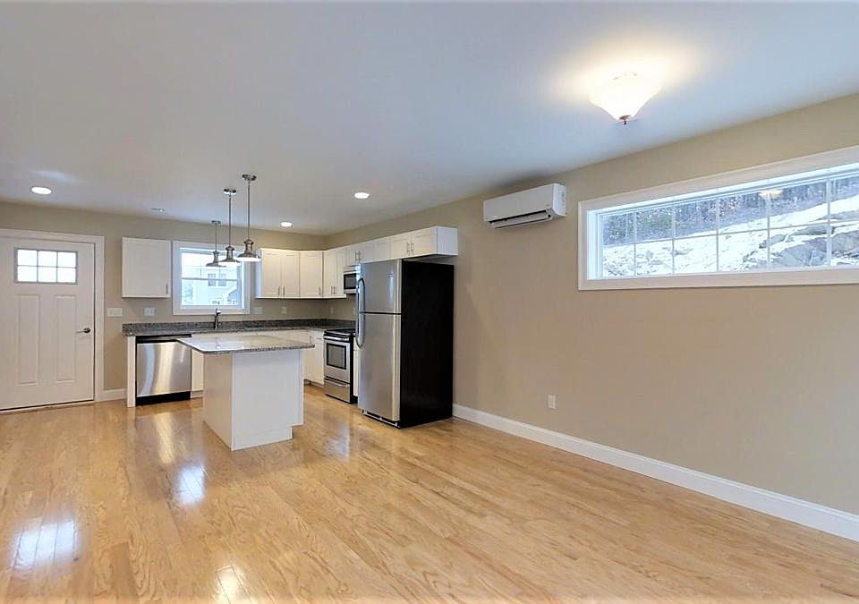 1st image of 499 Cumberland St