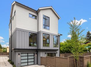 102 NE 44th St, Seattle, WA 98105