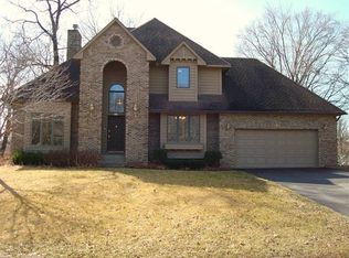 686 Brentwood Ln, Eagan, MN 55123