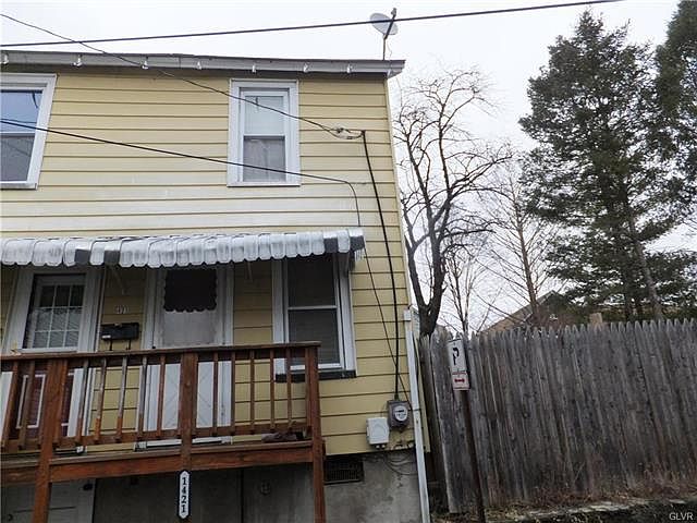 1st image of 1421 Poplar St