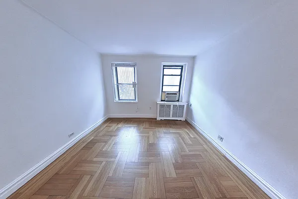 Rented by CitySites Real Estate Group | media 15