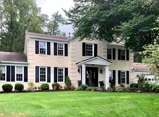 5003 Inglenook Dr, Fairfax, VA 22030