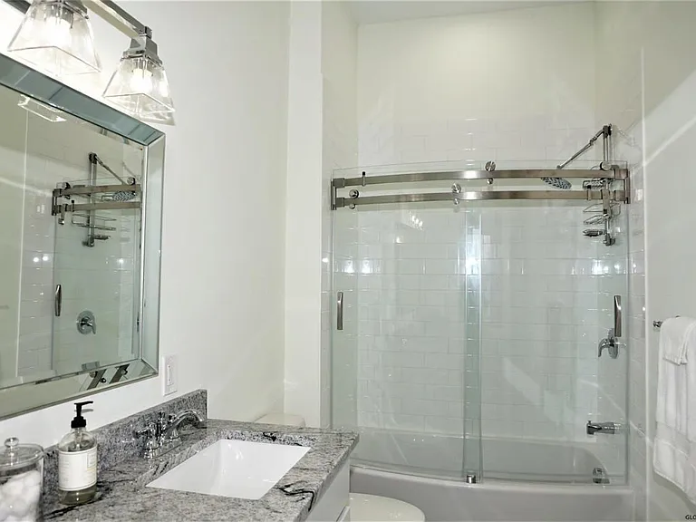 146 S Broadway #1 — Photo 10