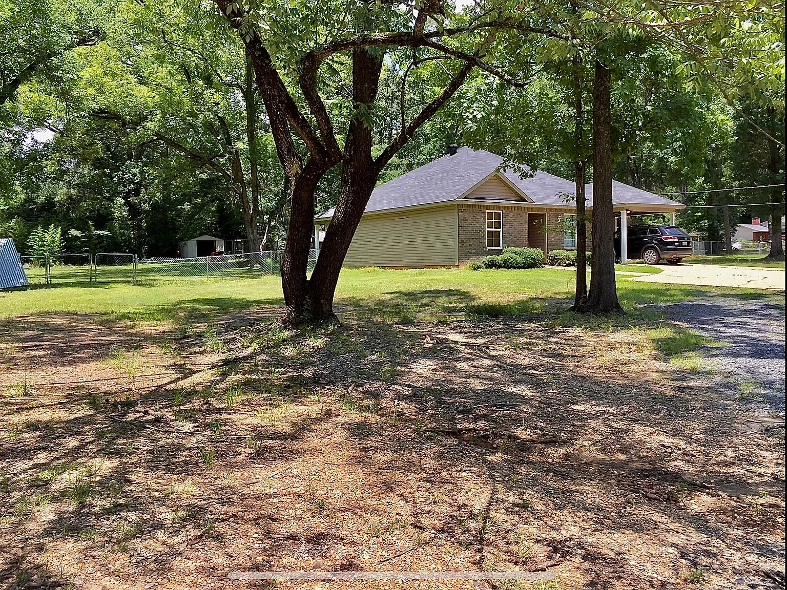 3 bed, 1400 sqft, $1,500 — Photo 3