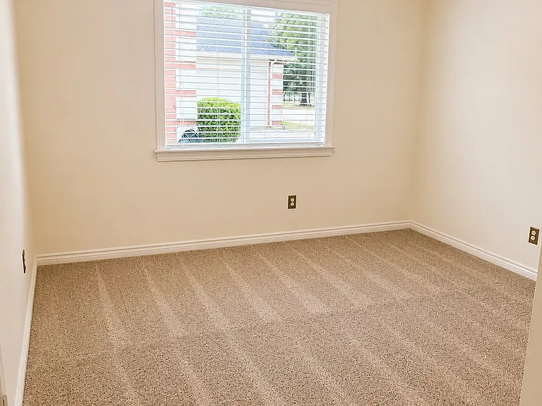 1207 Fox Trail Dr — Photo 11
