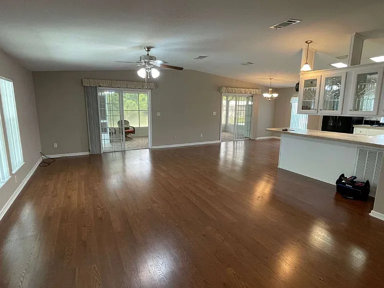 5453 Williamsburg Ln — Photo 6