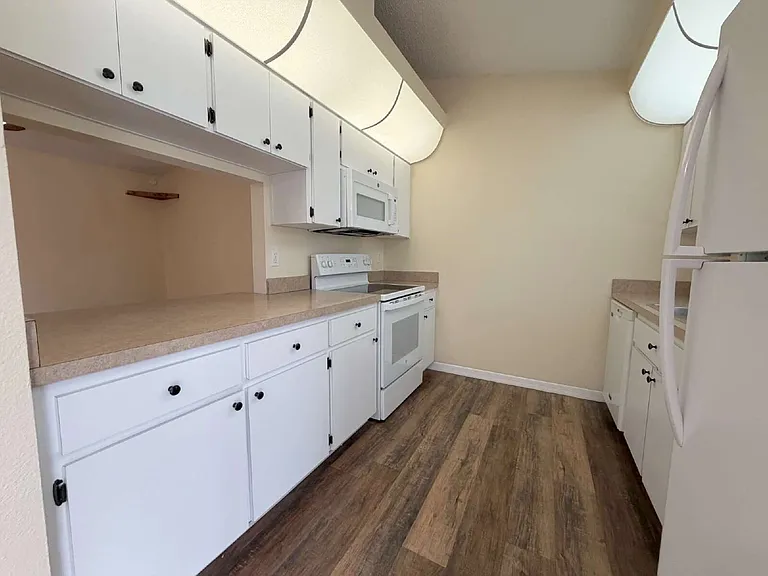10297 Hemlock St — Photo 9