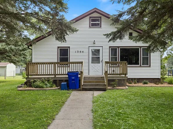 1304 10th St, Clarkfield, MN 56223