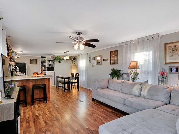 3rd image of 3407 Ann St