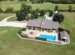 21550 County Road H Hwy, Weston, MO 64098