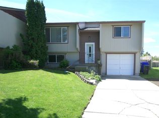 810 S Calvin Rd, Veradale, WA 99037