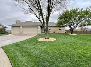 3327 SW 45th Ct, Topeka, KS 66610