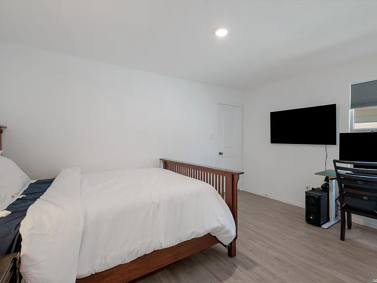 6422 Magee Run — Photo 14
