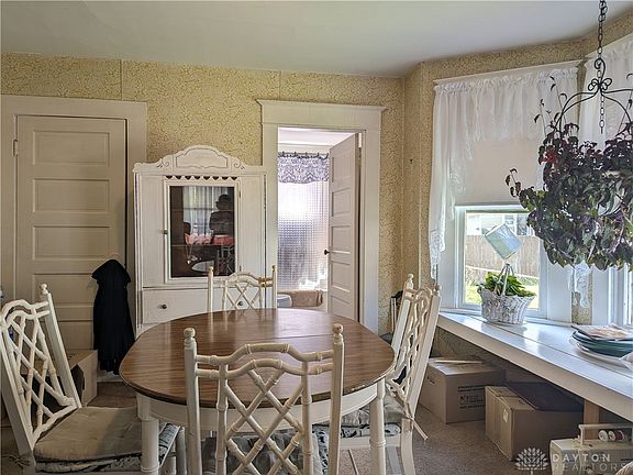 4th image of 1815 Edwards Ave