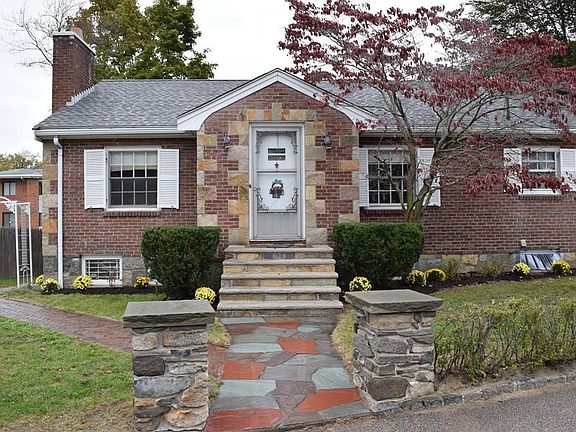 2nd image of 158 Bunker Hill Ln