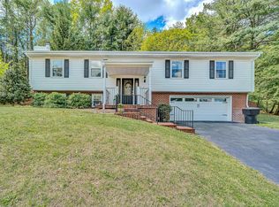2738 Bobwhite Dr, Roanoke, VA 24018