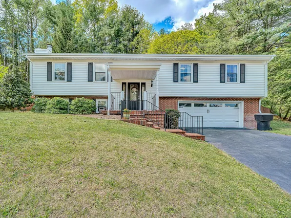 2738 Bobwhite Dr, Roanoke, VA 24018