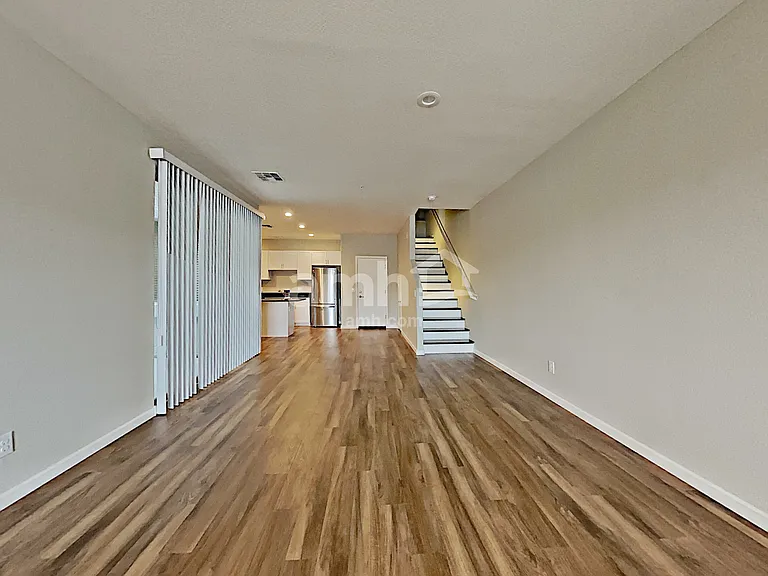 20747 W Maiden Ln — Photo 4