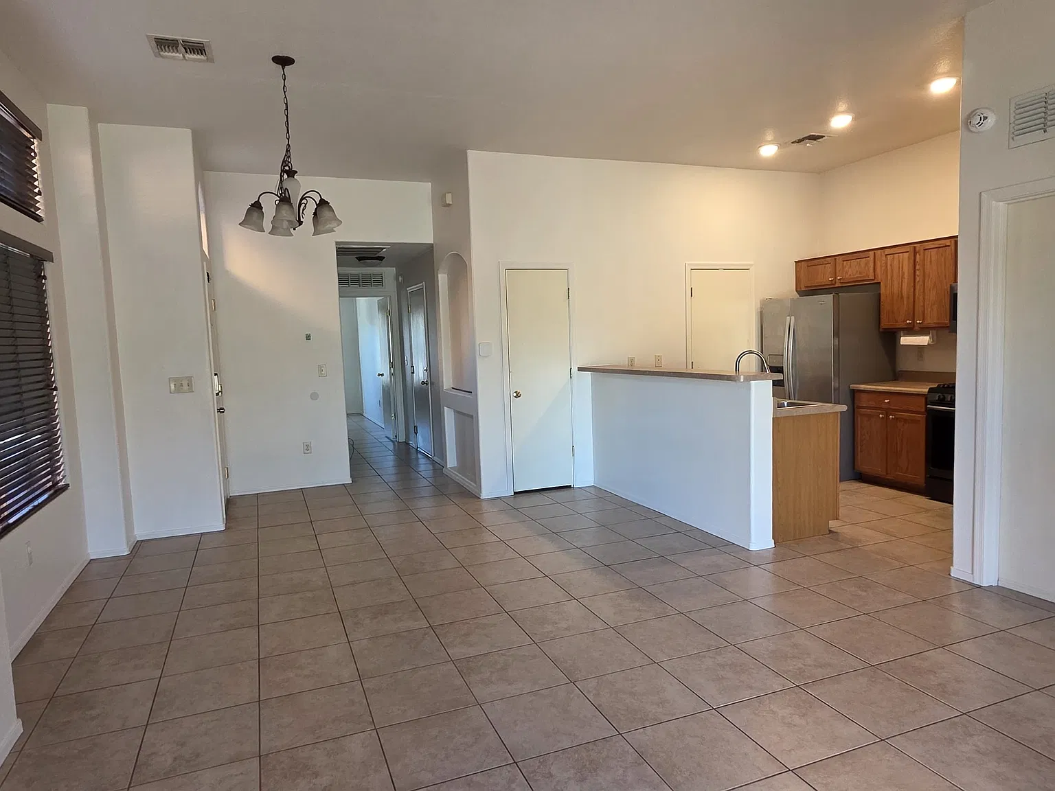 2 bed, 969 sqft, $1,500 — Photo 1