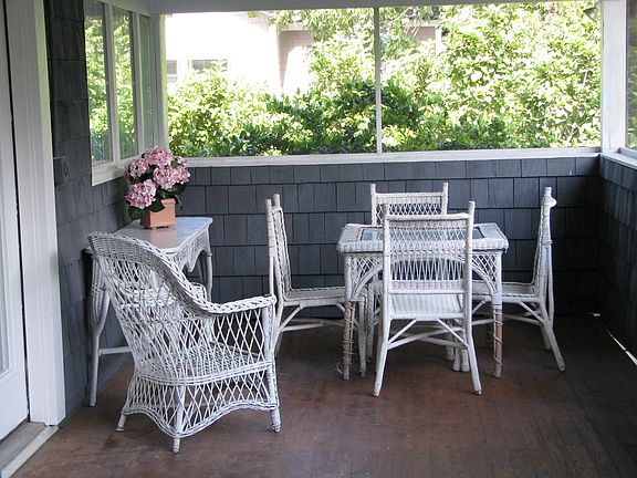 Upstairs screen porch