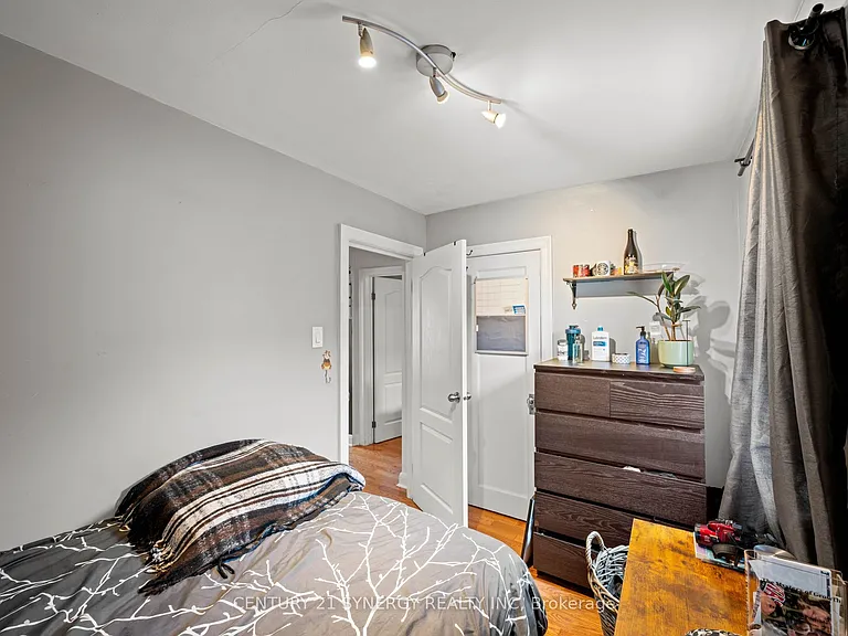 241 Bradley Ave — Photo 14