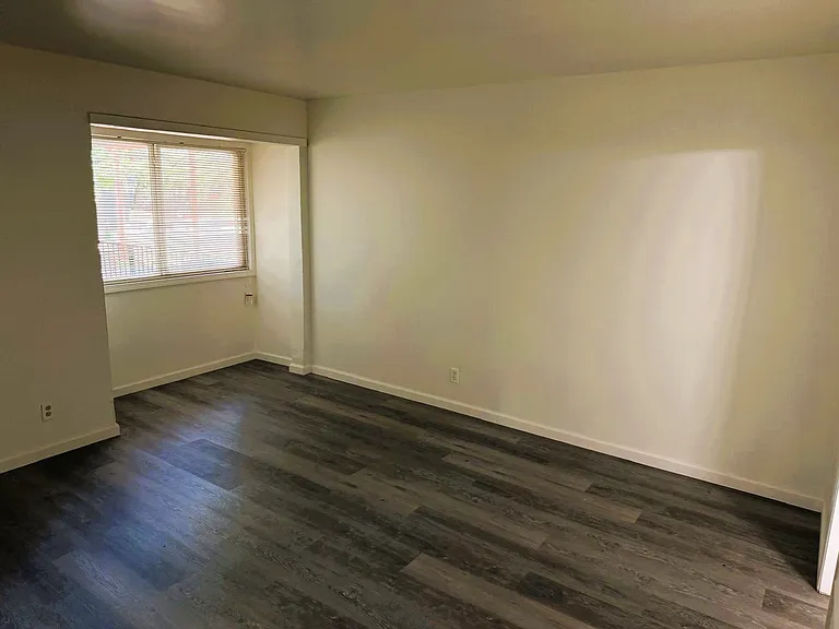 908 Middle Ave #F — Photo 5