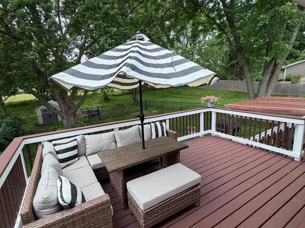 8430 Hiawatha Ave, Eden Prairie, MN 55347