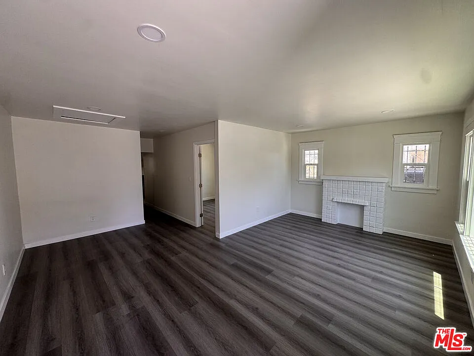 2 bed, 1.0 bath, 1684 sqft, $2,600 — Photo 2