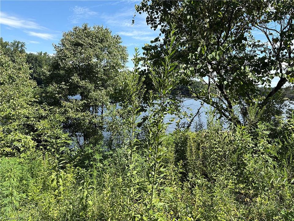 2nd image of 143 Reserve Dr
