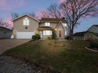 1080 Lane 210 Hamilton Lk, Hamilton, IN 46742