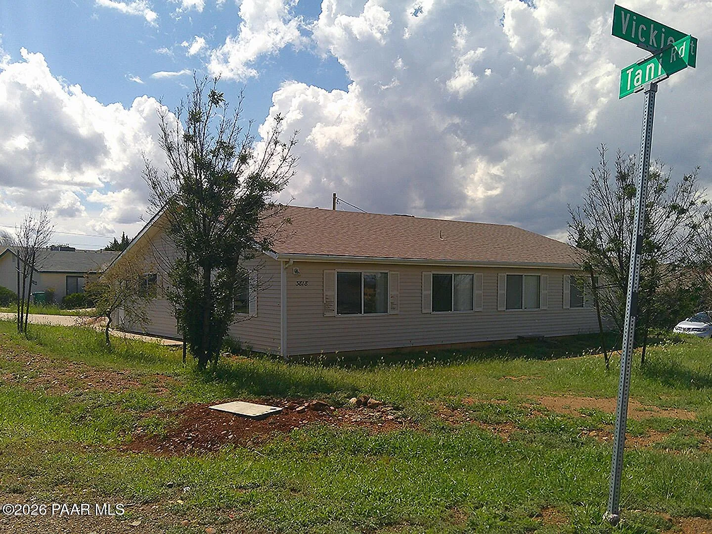 2 bed, 1.0 bath, 900 sqft, $1,395 — Photo 1
