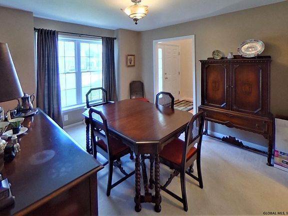 3rd image of 4 Candiwood Ct