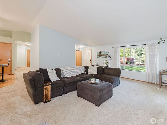 5th image of 13608 132nd Street Ct NW