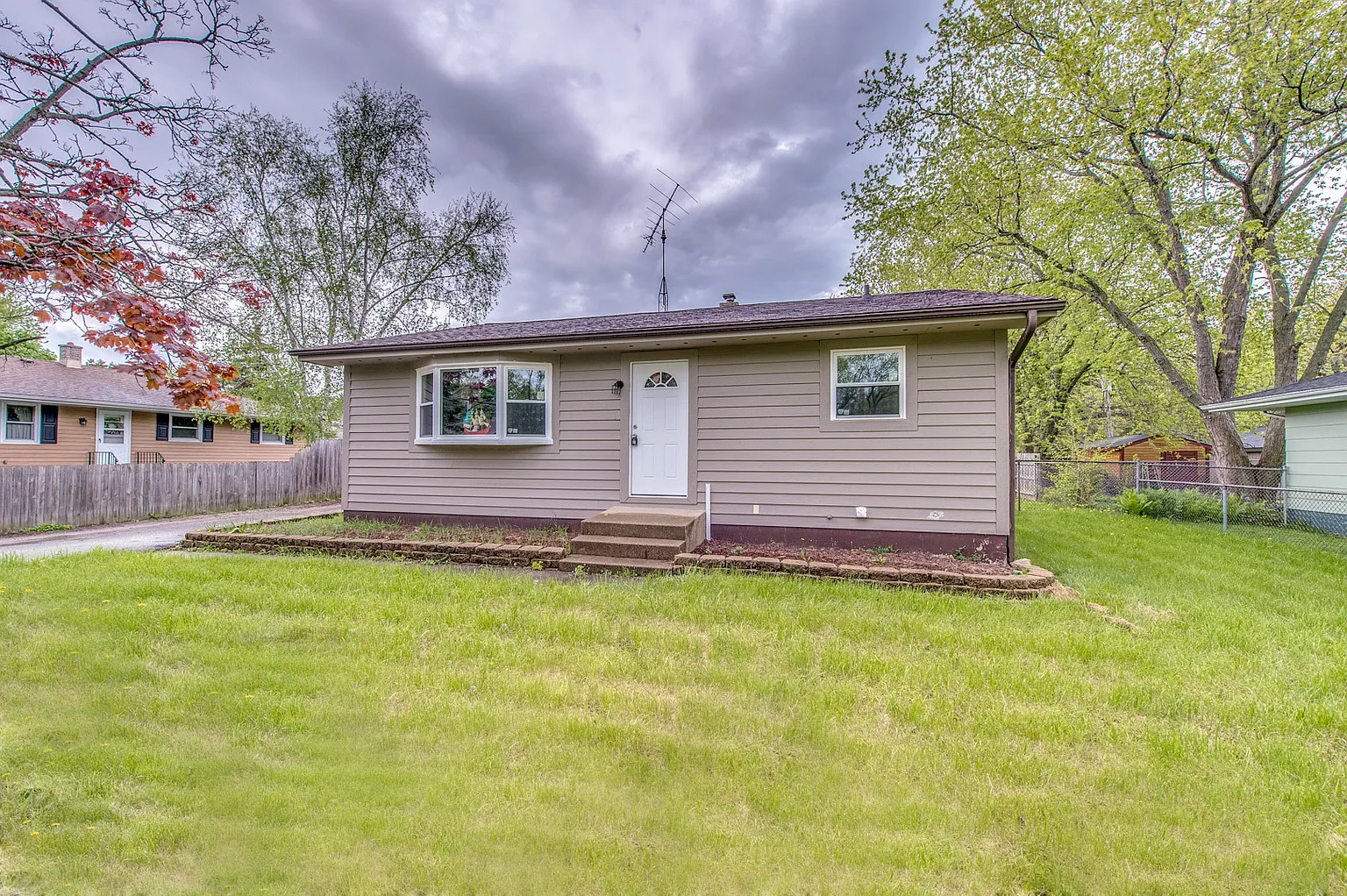 804 Winthrop Ct photo 1