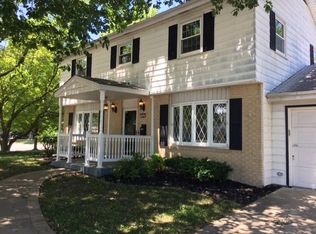 462 Southampton Dr, Decatur, IL 62526