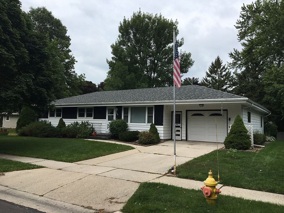 1st image of 200 Willowbrook Dr