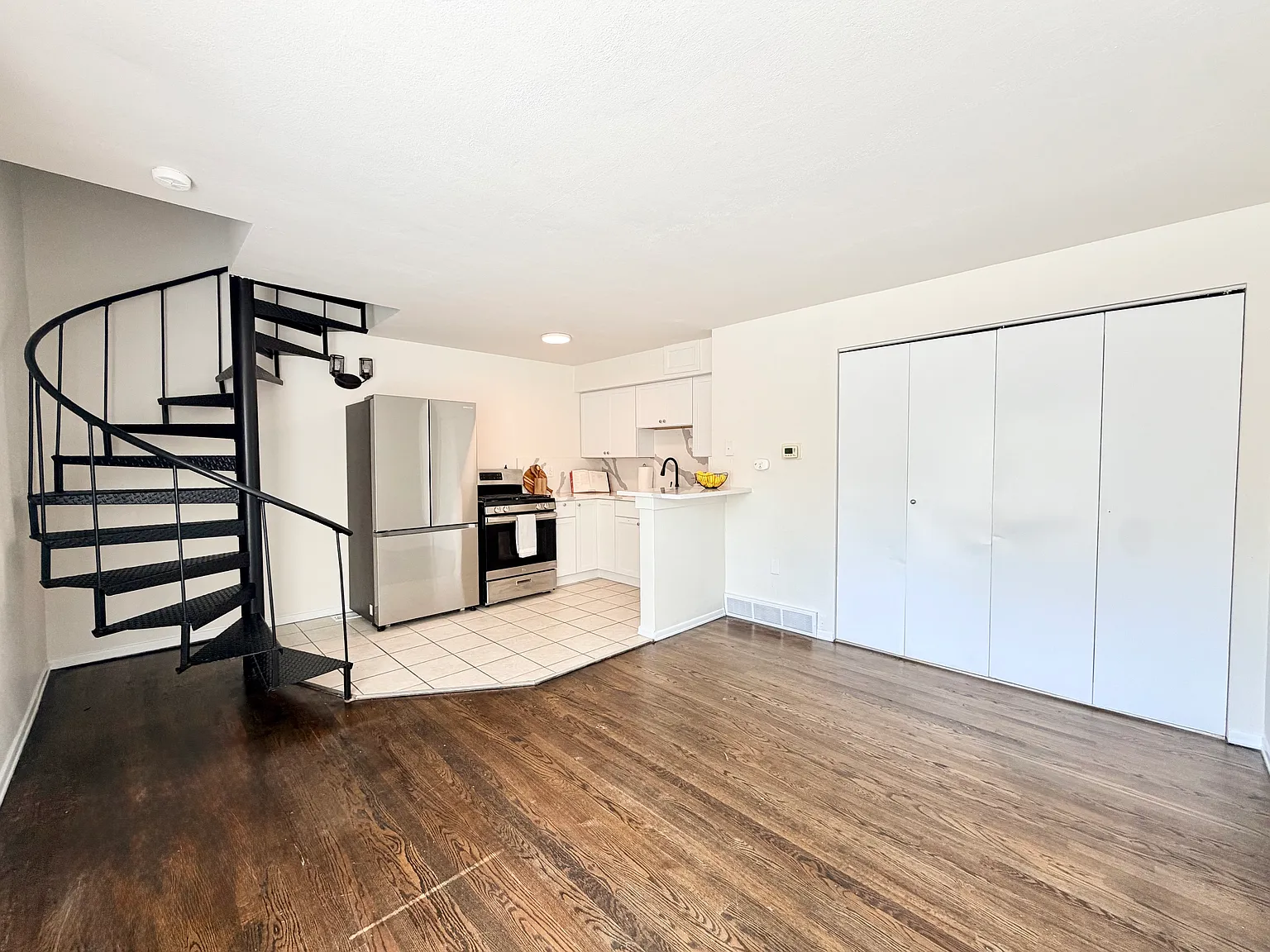 1 bed, 800 sqft, $975 — Photo 4