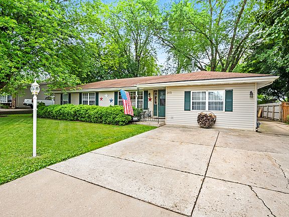 2nd image of 2111 Lynwood St