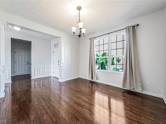 3rd image of 17055 Woodshire Dr
