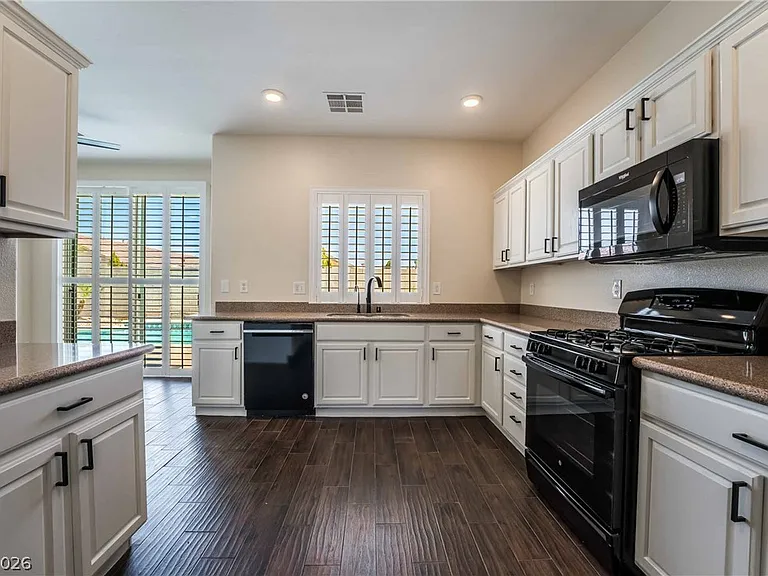 3230 Orange Sun St — Photo 5